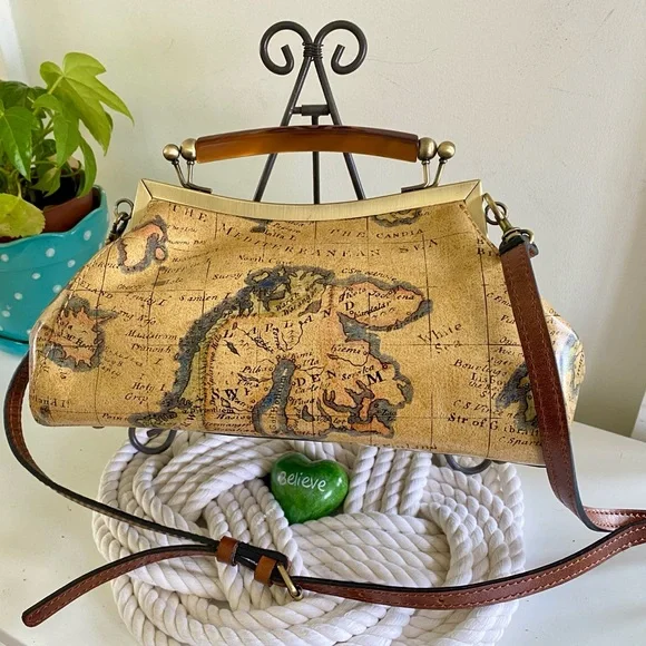 Patricia Nash Kelmscott - Picture 1 of 3